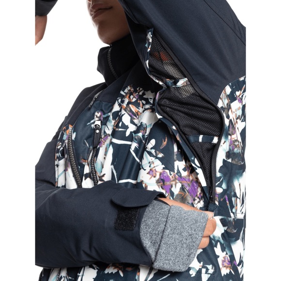 Roxy women’s Ski/Snowboard jacket size small, never worn, like new condition - Picture 11 of 11